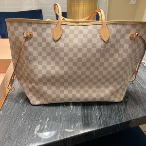 LV Neverfull GM AUTHENTIC (NO WEAR OR TEAR)
